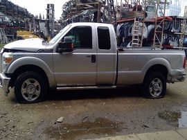 2015 FORD F250SD, SILVER, XLT MODEL. EXTD CAB, 6.2L, FLEX AT 2WD.  F25226